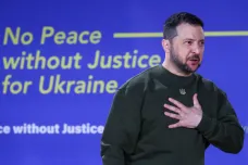 Putin si zaslouží být za své zločiny souzen, řekl Zelenskyj v Haagu. Rusové jsou demoralizovaní, dodal