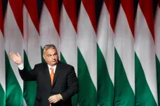Orbán se pokouší budovat neliberální demokracii. Chladným u toho nechává jen málokoho