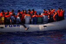 Evropská komise navrhla nová pravidla pro rychlejší navracení migrantů