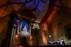 Sněmovna navrhla na státní vyznamenání Mašíny či Zelenského. Odmítla nominovat Orbána