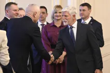 Pavel ve financování nepedagogů podpořil hejtmany, říká Holiš