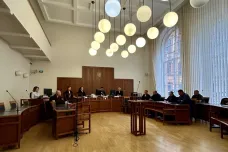 Soud uložil další podmínky a peněžité tresty ve vedlejší větvi Stoky