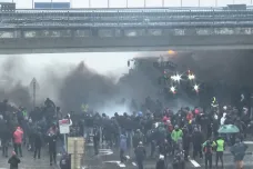 Farmáři v Bruselu protestovali proti unijní politice. Ministři zemědělství jednali o úlevách