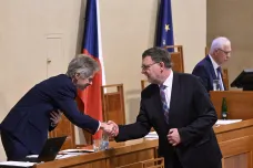 Senátoři schválili konsolidační balíček. Debatovali o něm sedm hodin