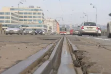 Tramvaje měsíc neprojedou po Hlávkově mostě. Provoz na Libeňském je naopak částečně obnoven