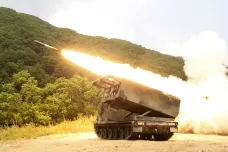 USA dodají Ukrajině raketomety dlouhého dostřelu, píší The New York Times
