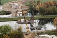 Výstavba cyklostezky v Pardubicích vázne. Městu se nedaří získat pozemky a kraj mu vytýká chyby