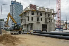 Konkurenční boj v srpnu dál zlevňoval hypotéky. Zájem o ně se ale nezvedá