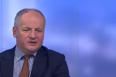 Cesta na očkování je nebezpečnější než samotná dávka AstraZenecy, tvrdí Prymula