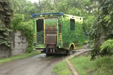 Ukrajincům na frontě pomáhá pojízdná zubařská ordinace, zaplatili ji Češi