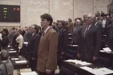 30 let zpět: Naposledy se sešlo Federální shromáždění