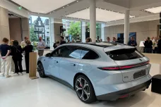 EU zavádí prozatímní cla na dovoz čínských elektromobilů