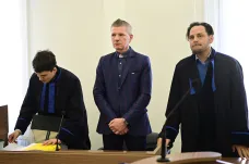 Za prodej předmětů s nacisty uložil soud řediteli Našeho vojska podmínku