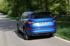 Tisíce vozů automobilky Škoda hlásí problémy s Travel Assistantem. Automobilka závadu přiznává