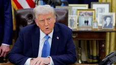 Donald Trump v Oválné pracovně
