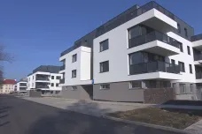 Objem hypoték v březnu stoupl o šedesát procent. Sazby potřetí v řadě mírně klesly