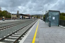 Nádraží v Semilech je kompletně opravené. Kromě budovy už i koleje a nástupiště