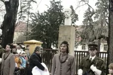 30 let zpět: Bustu TGM odhalili potřetí