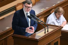 Vládní úsporný balíček míří do dalšího projednávání 