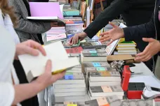 Svět knihy Praha nemá letos hranice. Svou literaturu představí Aaronovitch, Fulghum i Sorokin