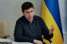 Nerozhodnost Západu ohledně tanků stojí Ukrajince životy, uvedl Podoljak