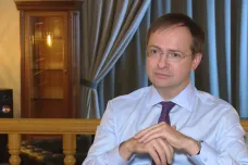 „Plivnutí do tváře občanům, kteří bojovali proti nacismu,“ řekl ruský ministr pro ČT ke kauze Koněv