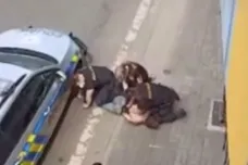 Muž v Teplicích zemřel na předávkování drogami, policejní zákrok na to neměl vliv, ukázala pitva