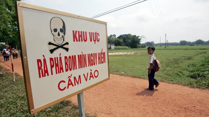 Varování před minami ve Vietnamu