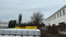 Pozemek firmy u D1