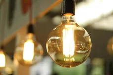 Koncové ceny energií pro všechny odběratele klesnou, odhaduje ERÚ