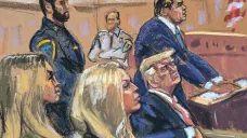 Donald Trump během toho, co obhájce Todd Blanche přednáší závěrečnou řeč