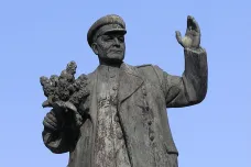 Stalin, Fučík a další. Z ulic Prahy zmizela řada soch