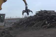 Zabezpečení toxického odpadu na skládce u Mostu. Sudy skončí v betonovém sarkofágu