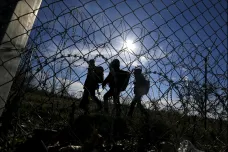 Část společnosti slyší migrace a vypíná mozek, řekl v OVM senátor Láska