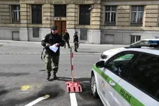 Policie kvůli zakázkám resortu obrany zadržela deset lidí