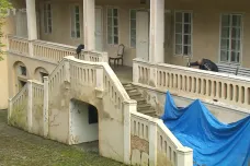Reportéři ČT: Vila Bertramka léta chátrá. Mozarta vystřídali narkomani