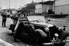 Před 80 lety vybuchla pod mercedesem v horní Libni bomba. Hrdinové splnili úkol, Heydrich po týdnu zemřel