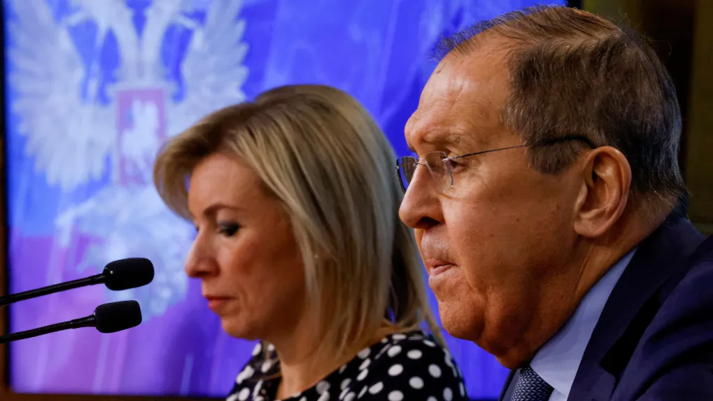 Ruský ministr zahraničí Sergej Lavrov a mluvčí diplomacie Marija Zacharovová