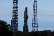 Raketa New Glenn po několika odkladech odstartovala