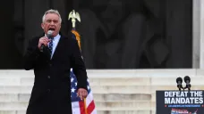 Robert Kennedy mladší během demonstrace proti protiepidemickým opatřením a očkování