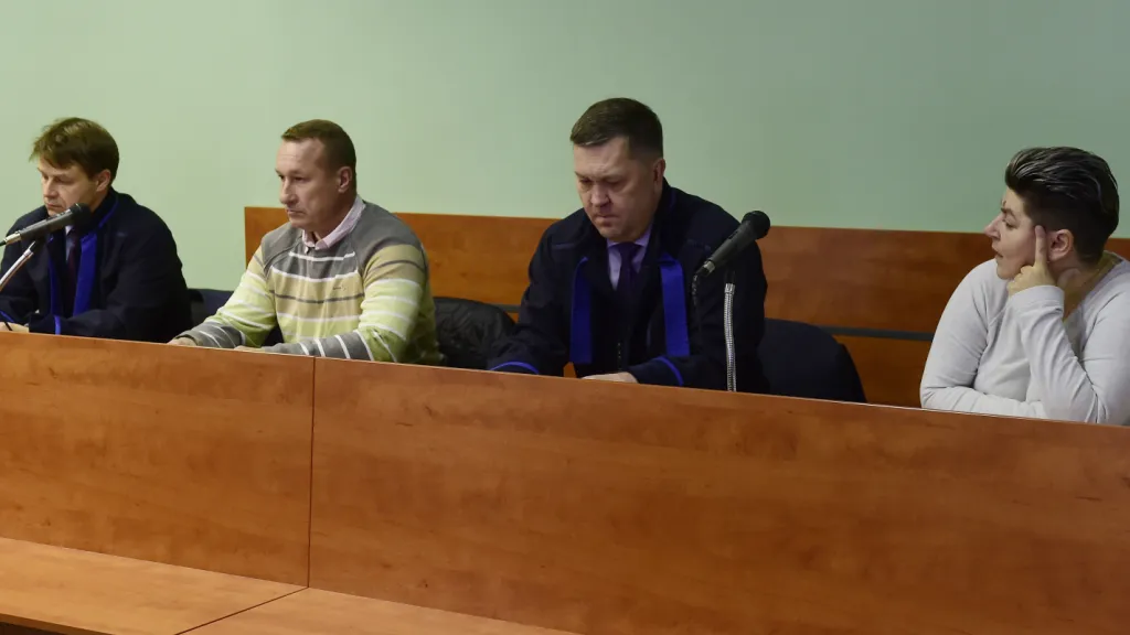 Stanislav a Petra Pumprlovi před soudem