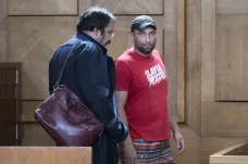 Kvůli útěku odsouzeného dezinformátora Čermáka stíhá policie pět lidí