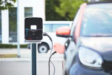Prodej elektromobilů se zvyšuje, pomohl program pro podnikatele