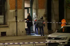Po střelbě v centru Bruselu zemřeli dva švédští fanoušci, útočník je na útěku