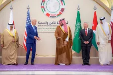 „Budoucnost patří zemím, které dovolí lidem kritizovat své lídry bez strachu z represí,“ řekl Biden v Džiddě